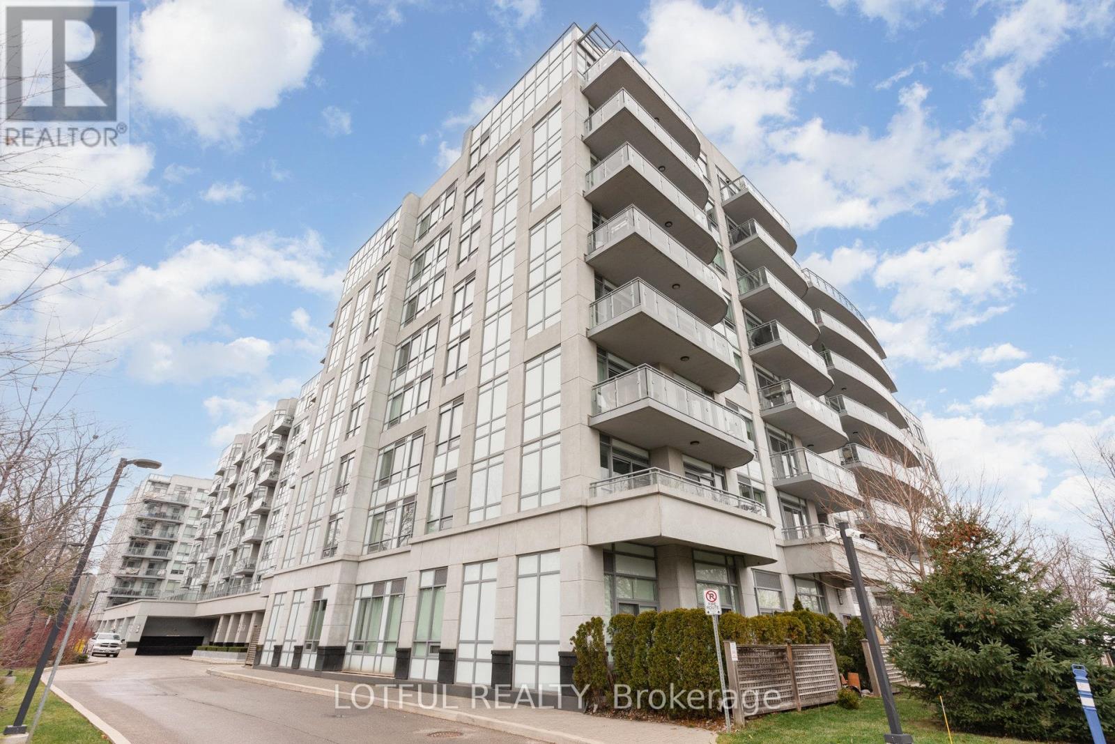 711 - 3500 Lakeshore Road W, Oakville, Ontario  L6L 0B4 - Photo 3 - W12786952