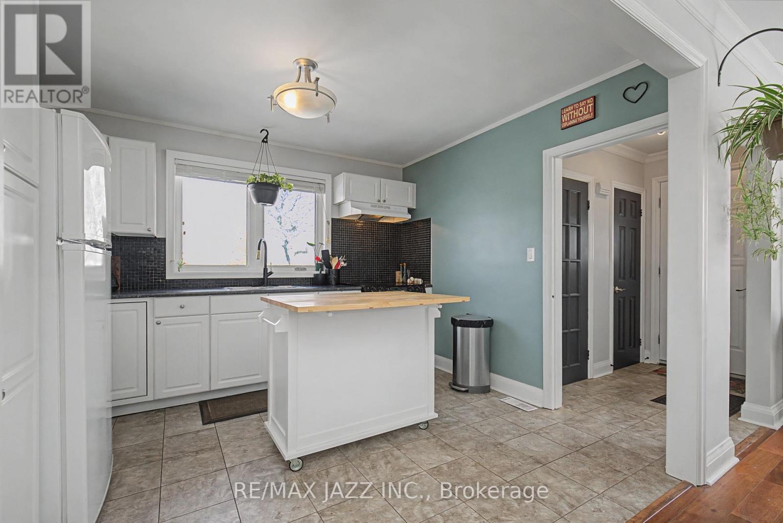 348 Cadillac Avenue S, Oshawa, Ontario  L1H 6A2 - Photo 4 - E12798370