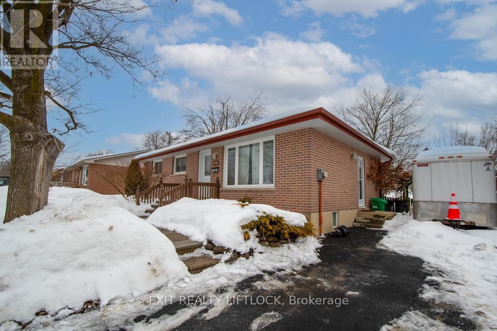 990 St Paul's Street, Peterborough, Ontario  K9H 6J6 - Photo 2 - X12798246