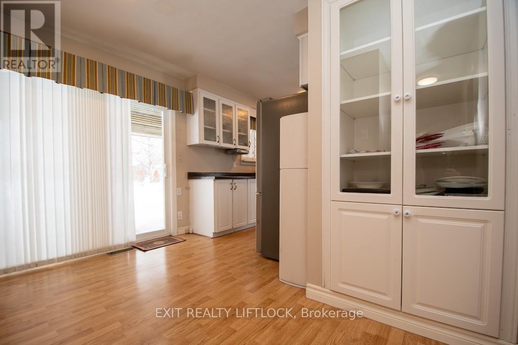 990 St Paul's Street, Peterborough, Ontario  K9H 6J6 - Photo 8 - X12798246