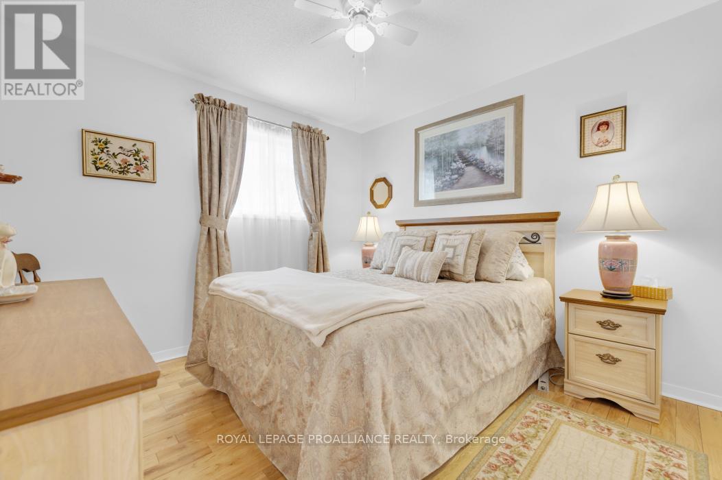 21 Robert Drive, Quinte West, Ontario  K8V 6P2 - Photo 19 - X12798248