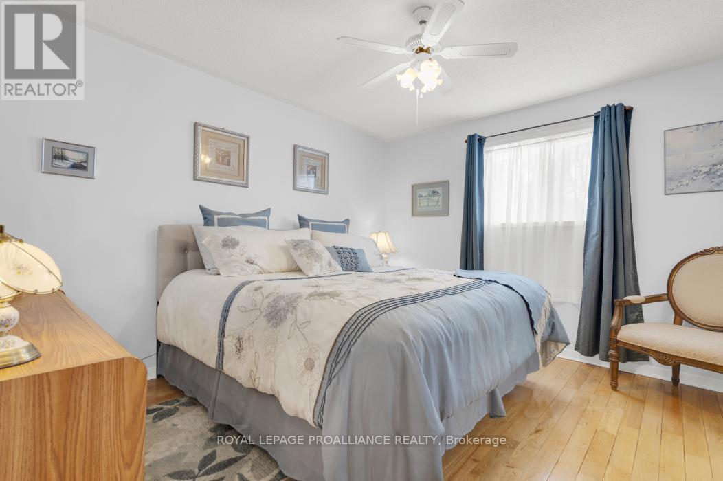 21 Robert Drive, Quinte West, Ontario  K8V 6P2 - Photo 20 - X12798248