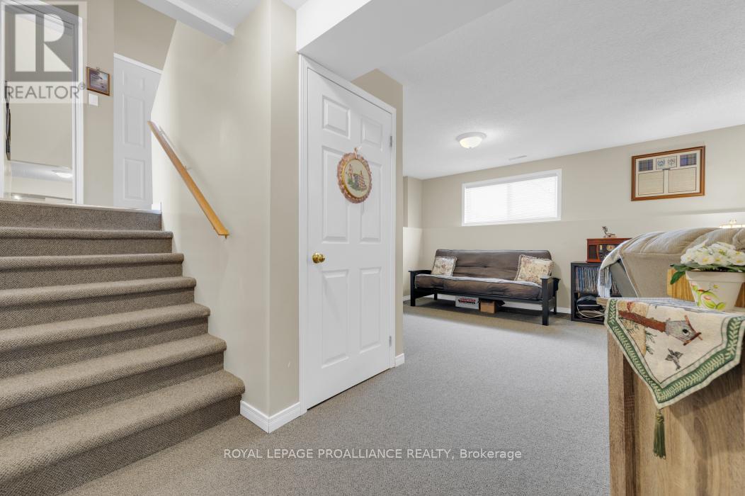 21 Robert Drive, Quinte West, Ontario  K8V 6P2 - Photo 24 - X12798248