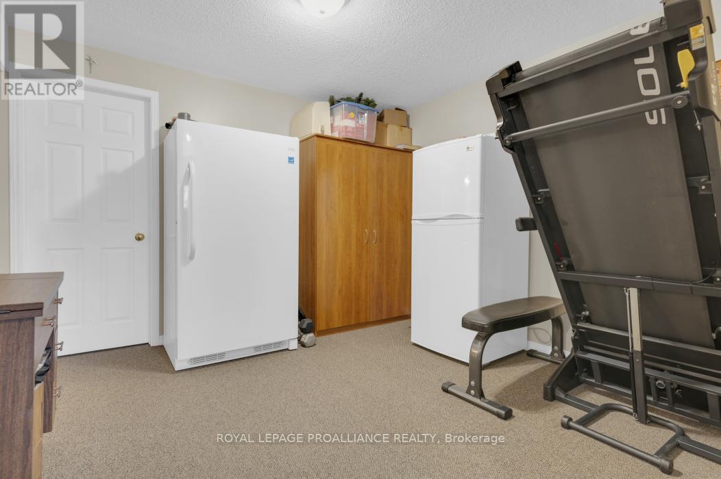 21 Robert Drive, Quinte West, Ontario  K8V 6P2 - Photo 29 - X12798248