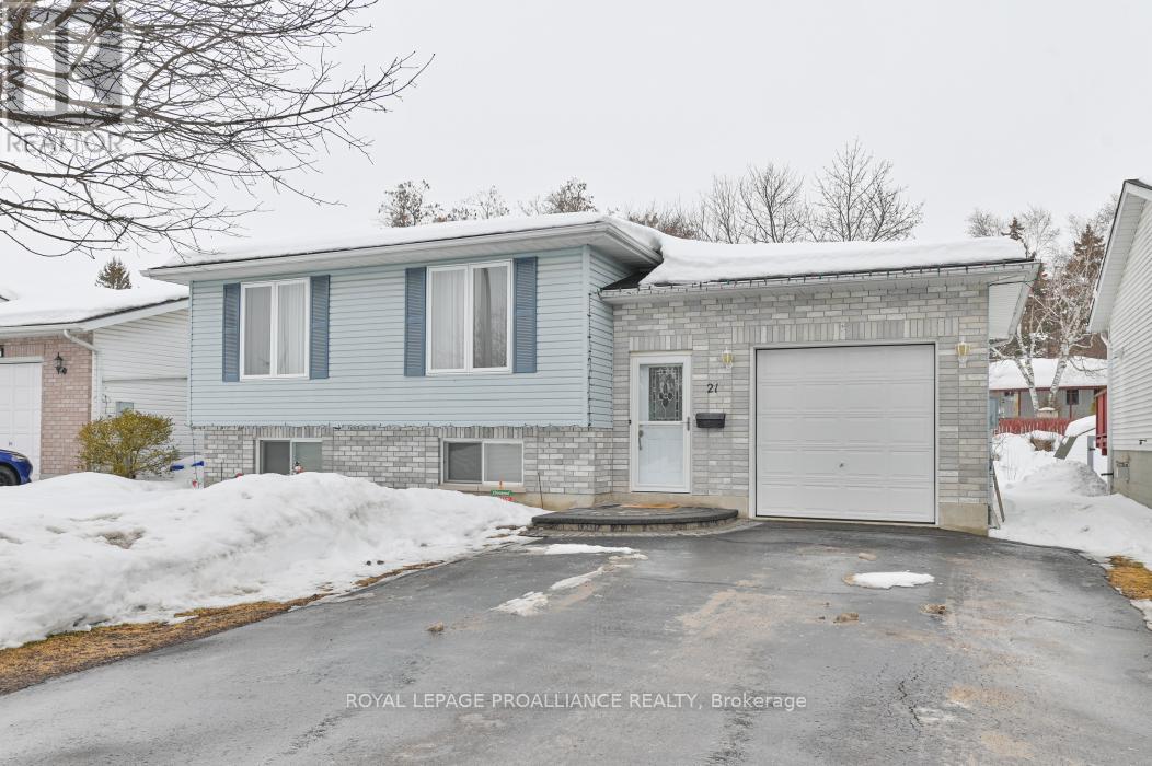 21 Robert Drive, Quinte West, Ontario  K8V 6P2 - Photo 3 - X12798248