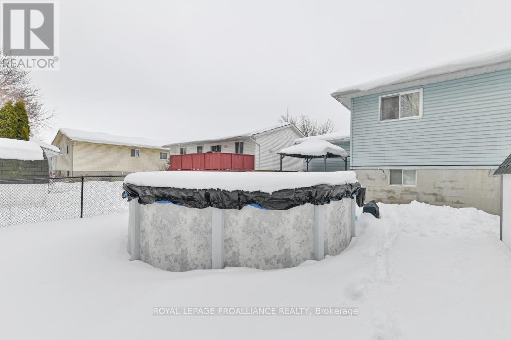 21 Robert Drive, Quinte West, Ontario  K8V 6P2 - Photo 31 - X12798248