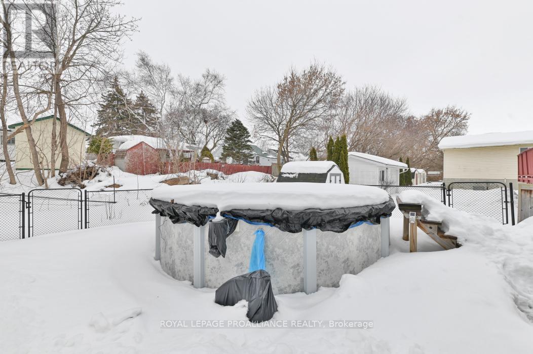 21 Robert Drive, Quinte West, Ontario  K8V 6P2 - Photo 32 - X12798248