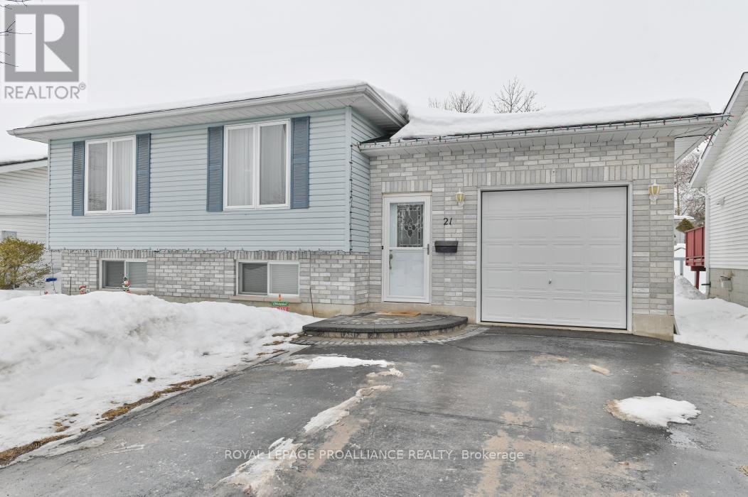 21 Robert Drive, Quinte West, Ontario  K8V 6P2 - Photo 5 - X12798248