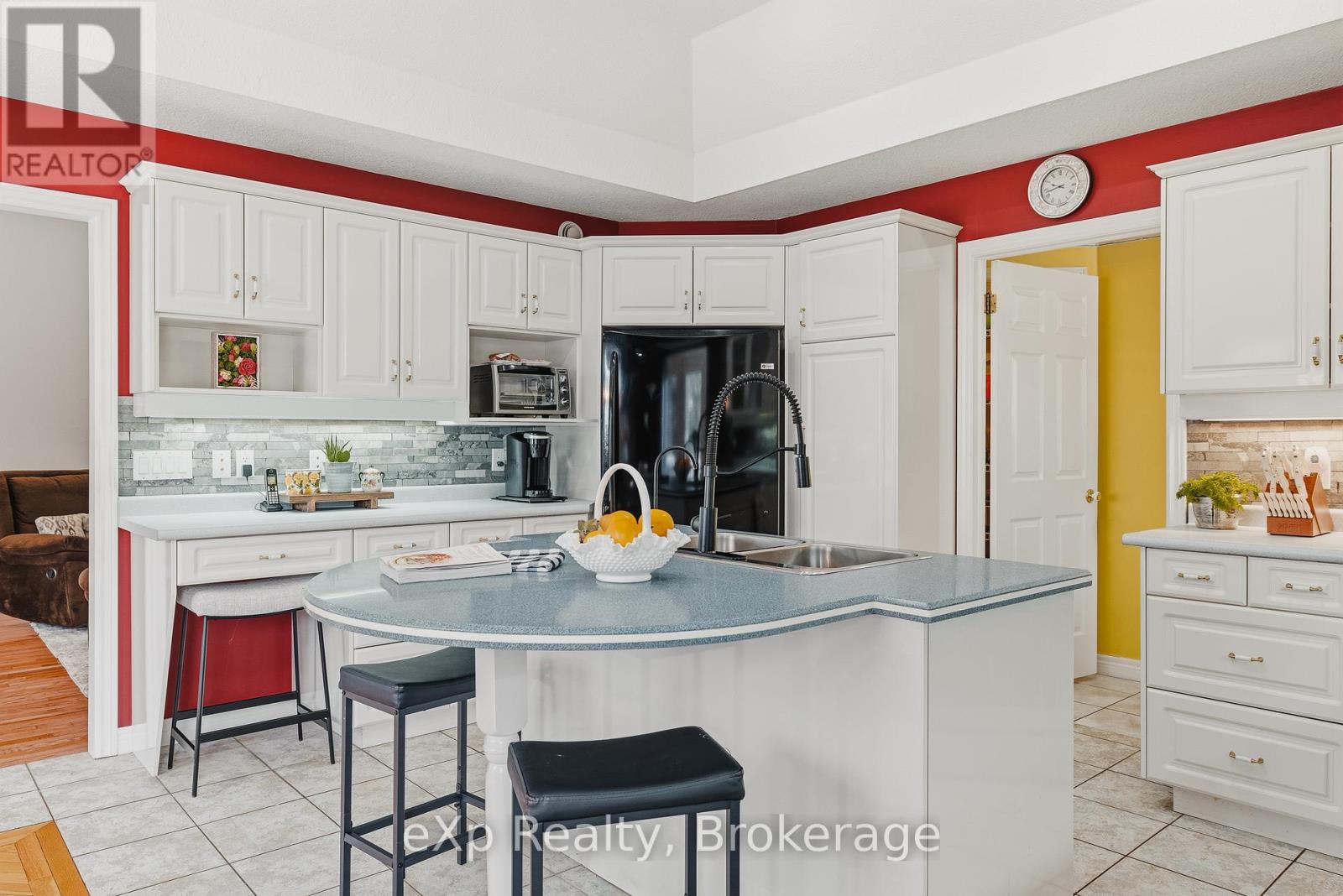 9 Parkview Drive, Wellesley, Ontario N0B 2T0 - Photo 13 - X12798308