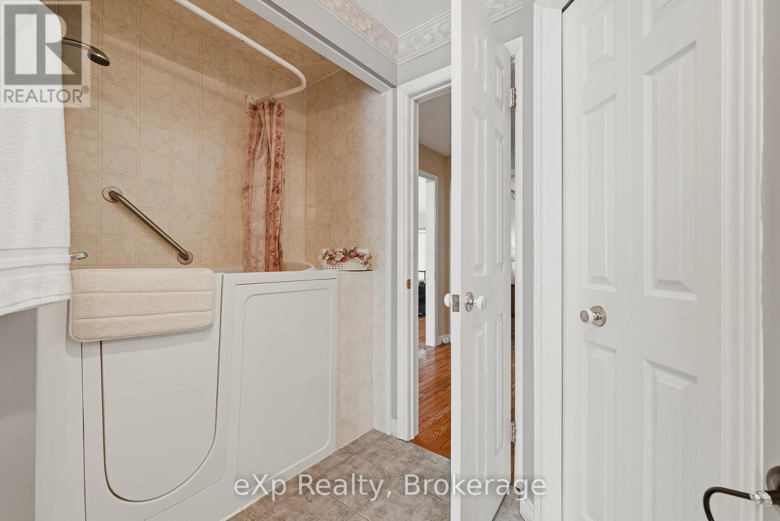 9 Parkview Drive, Wellesley, Ontario N0B 2T0 - Photo 21 - X12798308