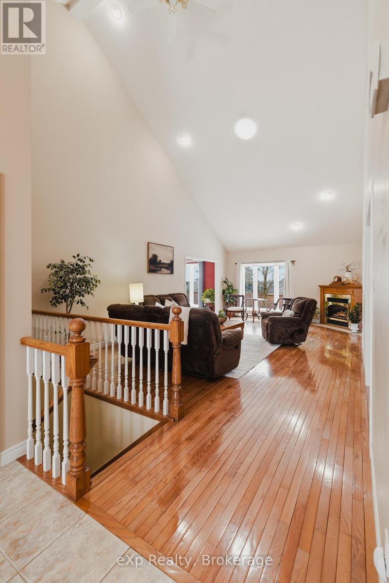 9 Parkview Drive, Wellesley, Ontario N0B 2T0 - Photo 5 - X12798308