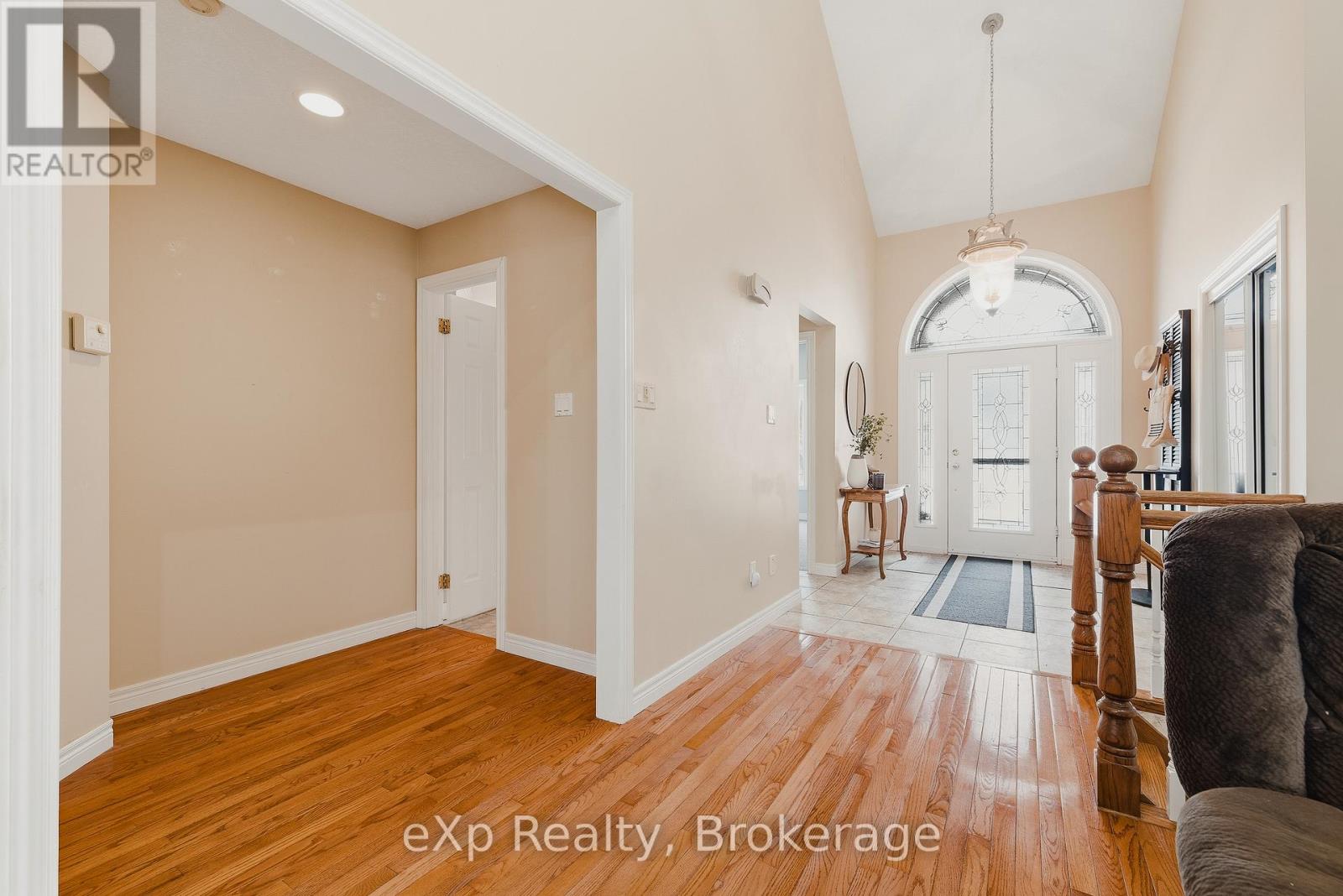 9 Parkview Drive, Wellesley, Ontario N0B 2T0 - Photo 6 - X12798308