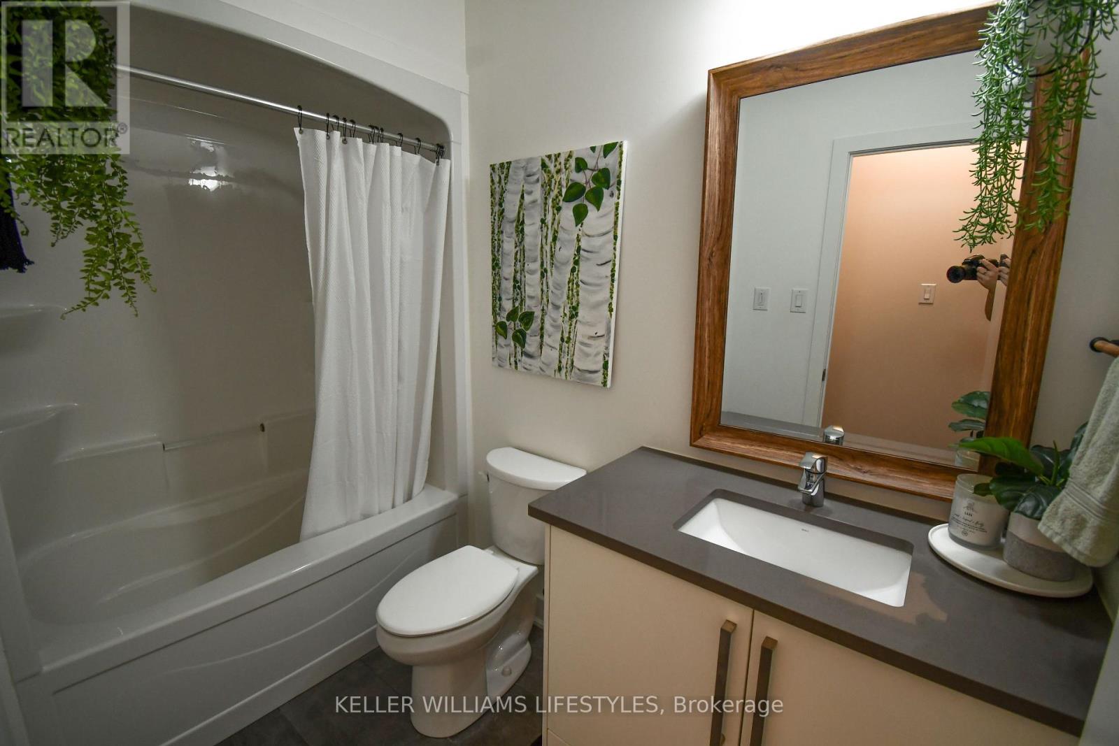 1934 Wateroak Drive, London North, Ontario  N6G 0M7 - Photo 20 - X12798142