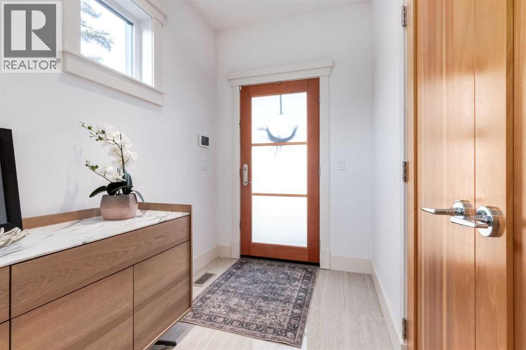 2613 3 Avenue Nw, Calgary, Alberta  T2N 0L5 - Photo 2 - A2286912