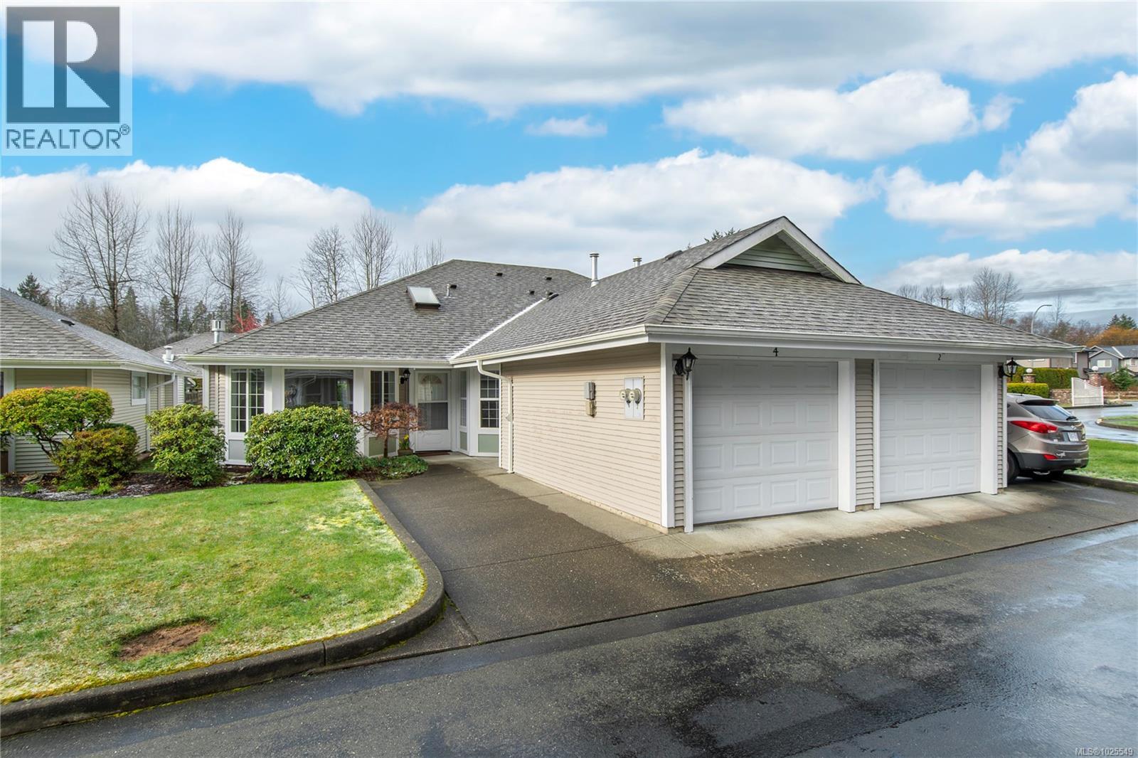 4 2010 20th St, Courtenay, British Columbia