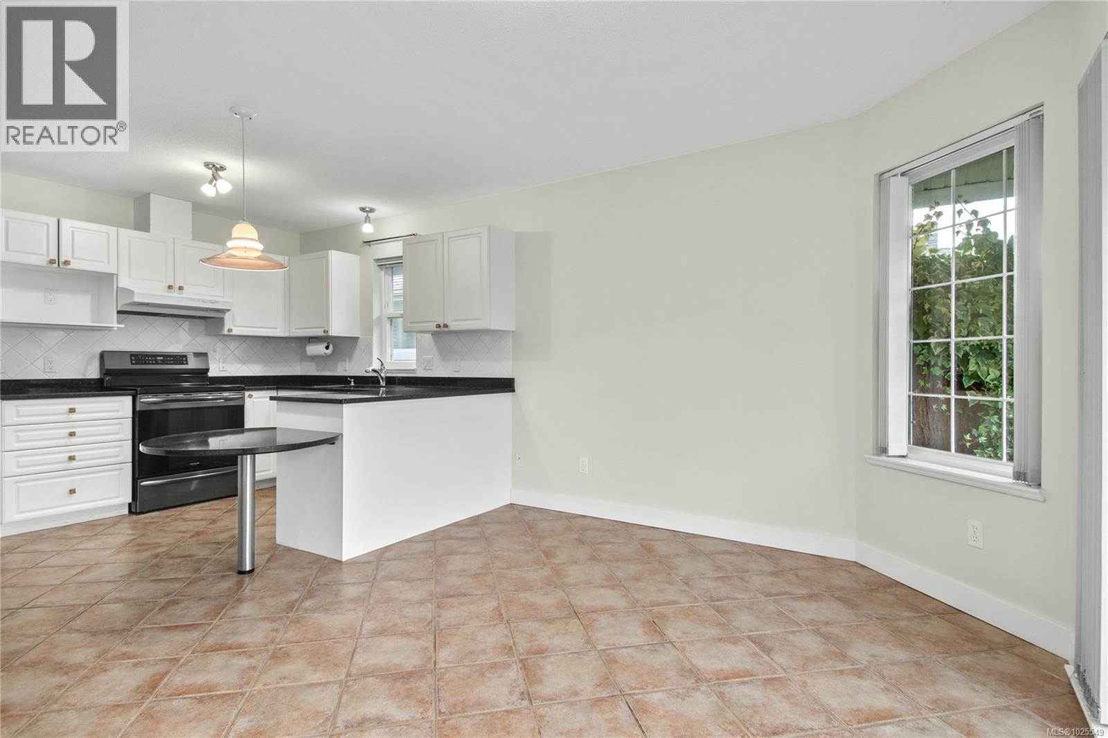 4 2010 20th St, Courtenay, British Columbia  V9N 2G6 - Photo 11 - 1025549