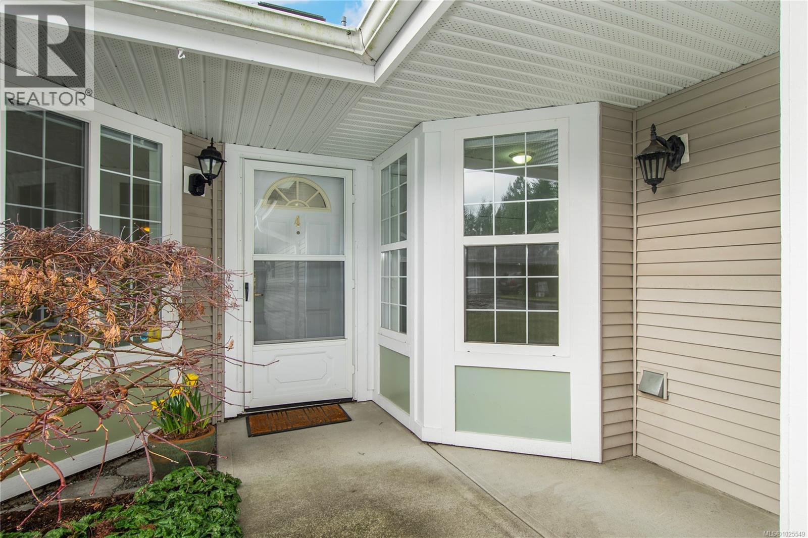 4 2010 20th St, Courtenay, British Columbia  V9N 2G6 - Photo 38 - 1025549