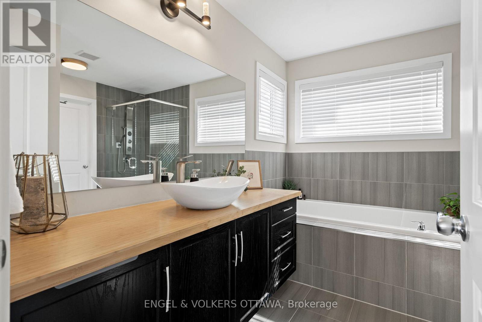 267 Sceptre Way, Ottawa, Ontario  K2V 0C6 - Photo 25 - X12798252