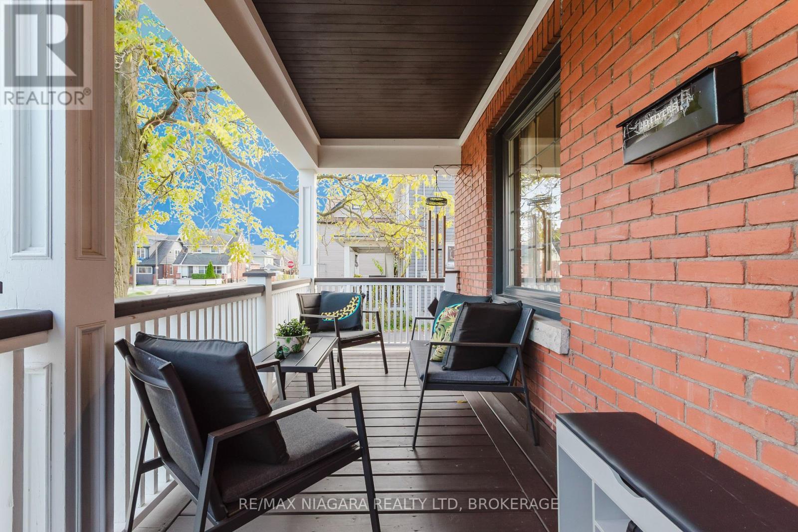 Upper Unit - 4765 Second Avenue, Niagara Falls, Ontario  L2E 4H7 - Photo 5 - X12798236