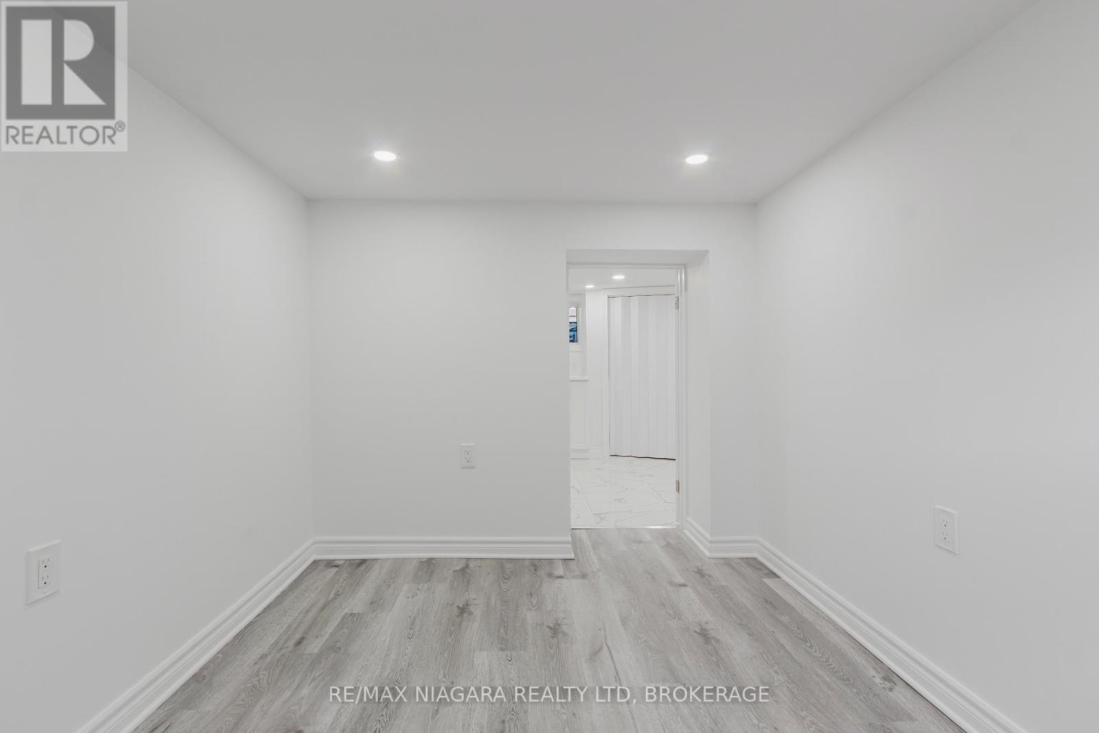 Basement Unit - 4765 Second Avenue, Niagara Falls, Ontario  L2E 4H7 - Photo 11 - X12798242