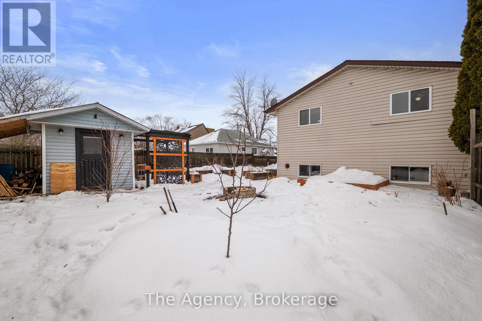 379 Southworth Street S, Welland, Ontario  L3B 2A1 - Photo 24 - X12798254