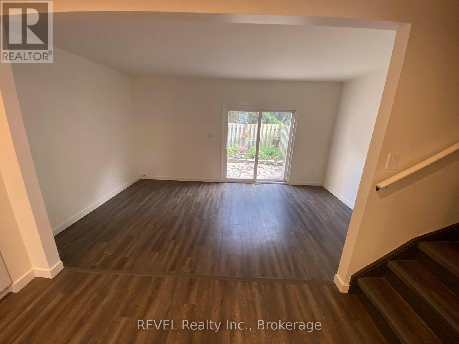 22 - 5815 Swayze Drive, Niagara Falls, Ontario  L2J 3W3 - Photo 4 - X12798338