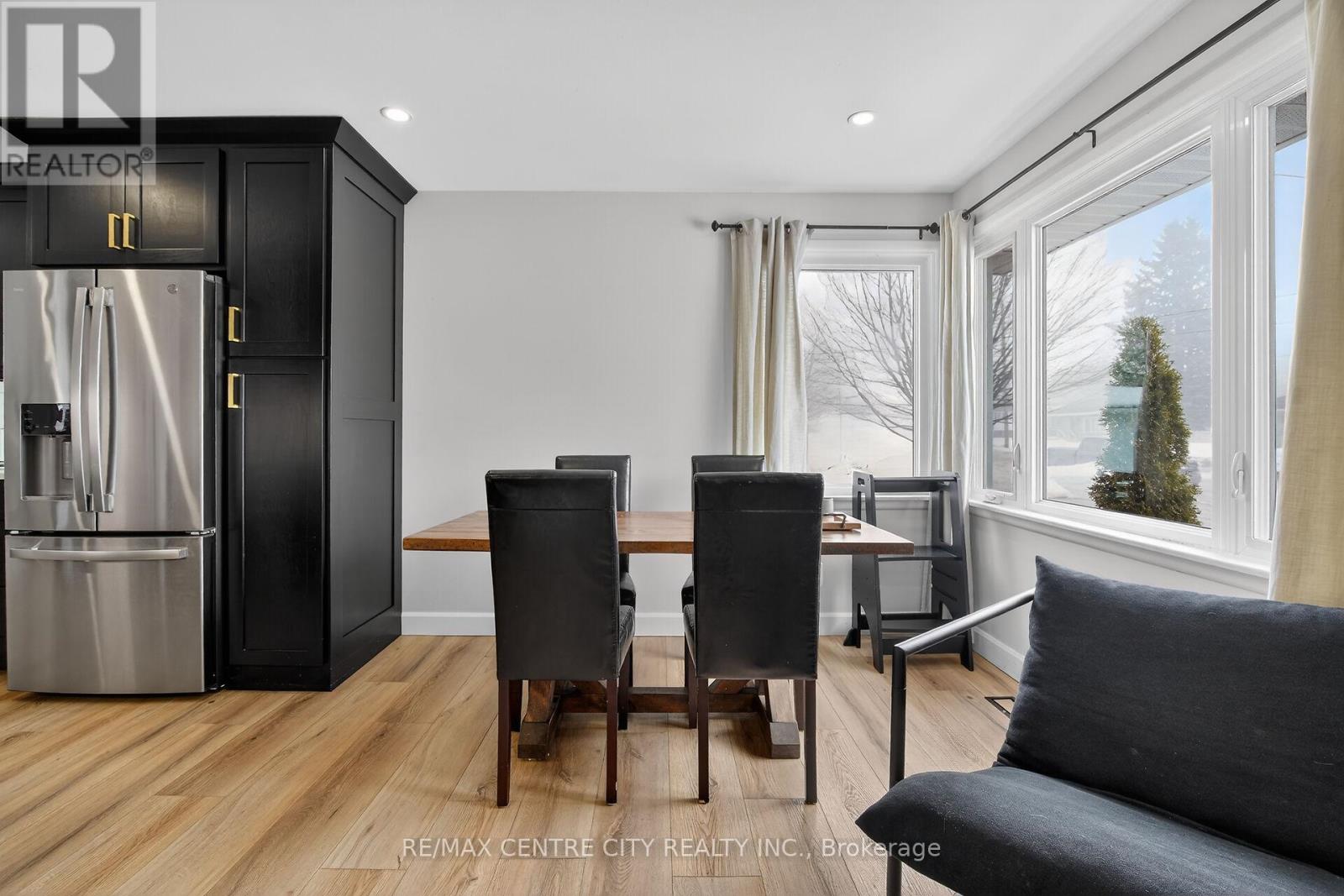 196 Byron Street, Zorra (Thamesford), Ontario  N0M 2M0 - Photo 17 - X12797646