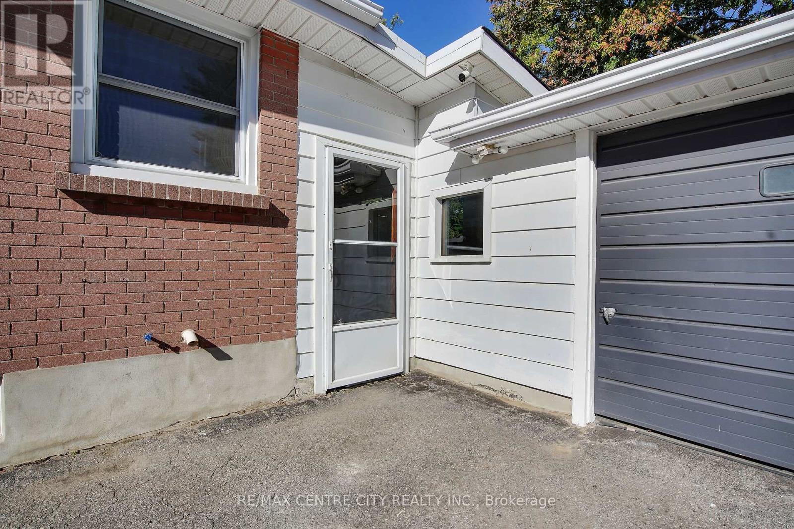 196 Byron Street, Zorra (Thamesford), Ontario  N0M 2M0 - Photo 36 - X12797646