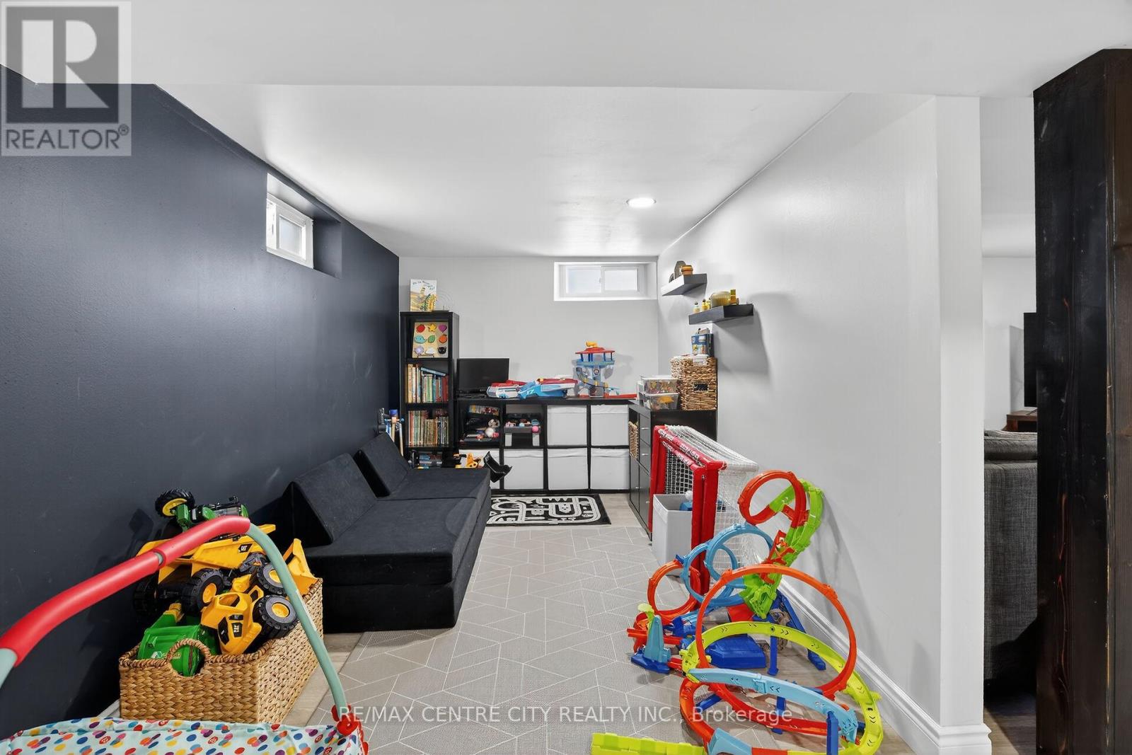 196 Byron Street, Zorra (Thamesford), Ontario  N0M 2M0 - Photo 32 - X12797646