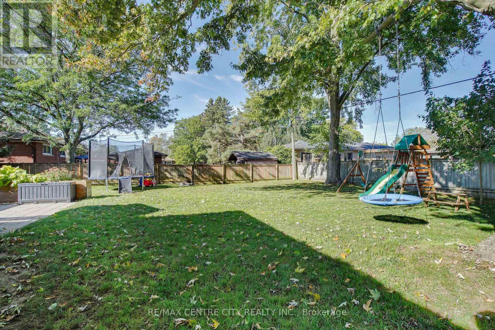 196 Byron Street, Zorra (Thamesford), Ontario  N0M 2M0 - Photo 40 - X12797646