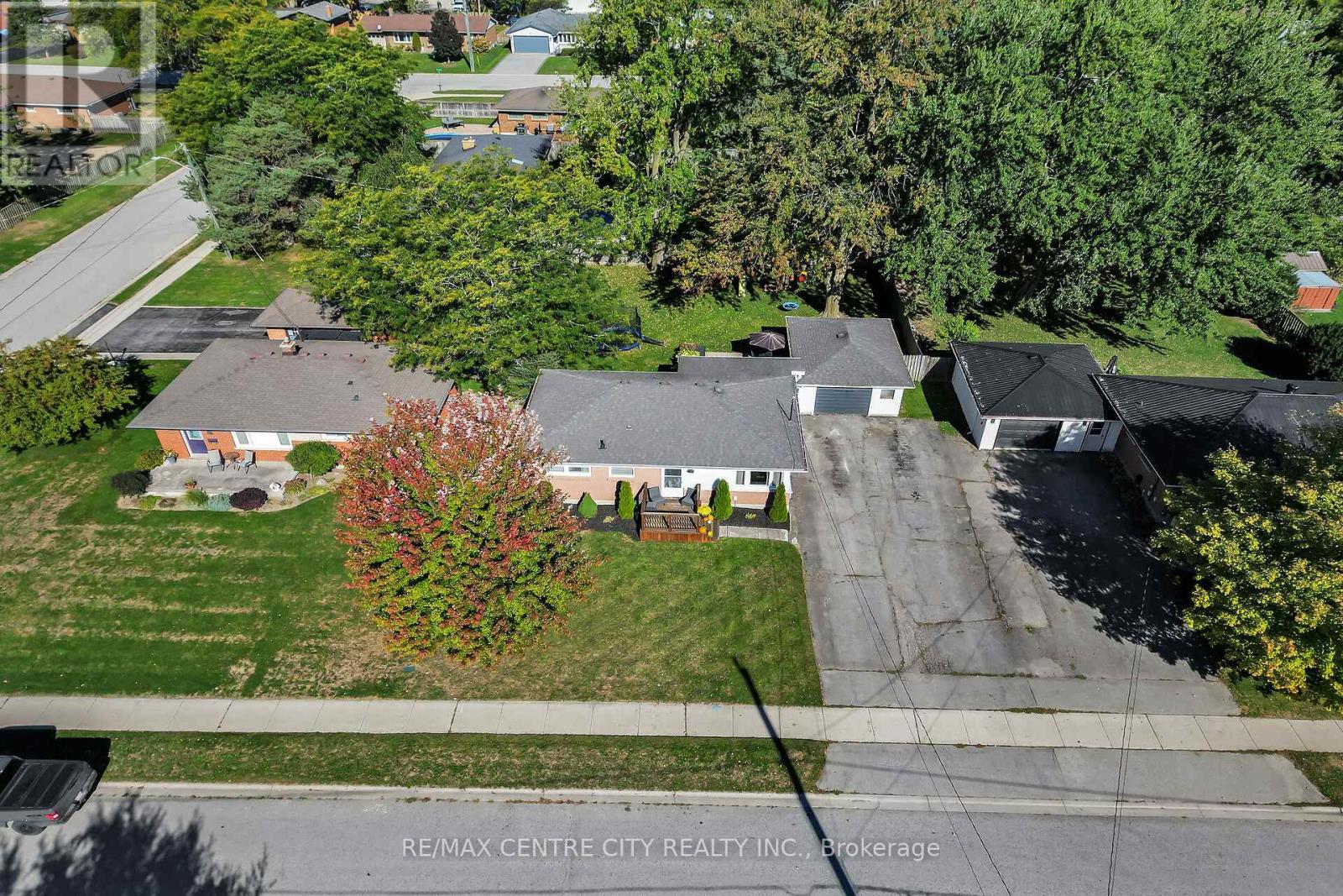 196 Byron Street, Zorra (Thamesford), Ontario  N0M 2M0 - Photo 45 - X12797646