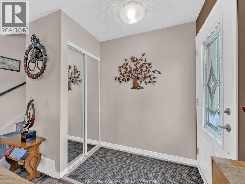 19 Bennie Avenue, Leamington, Ontario  N8H 4M1 - Photo 2 - 26003465