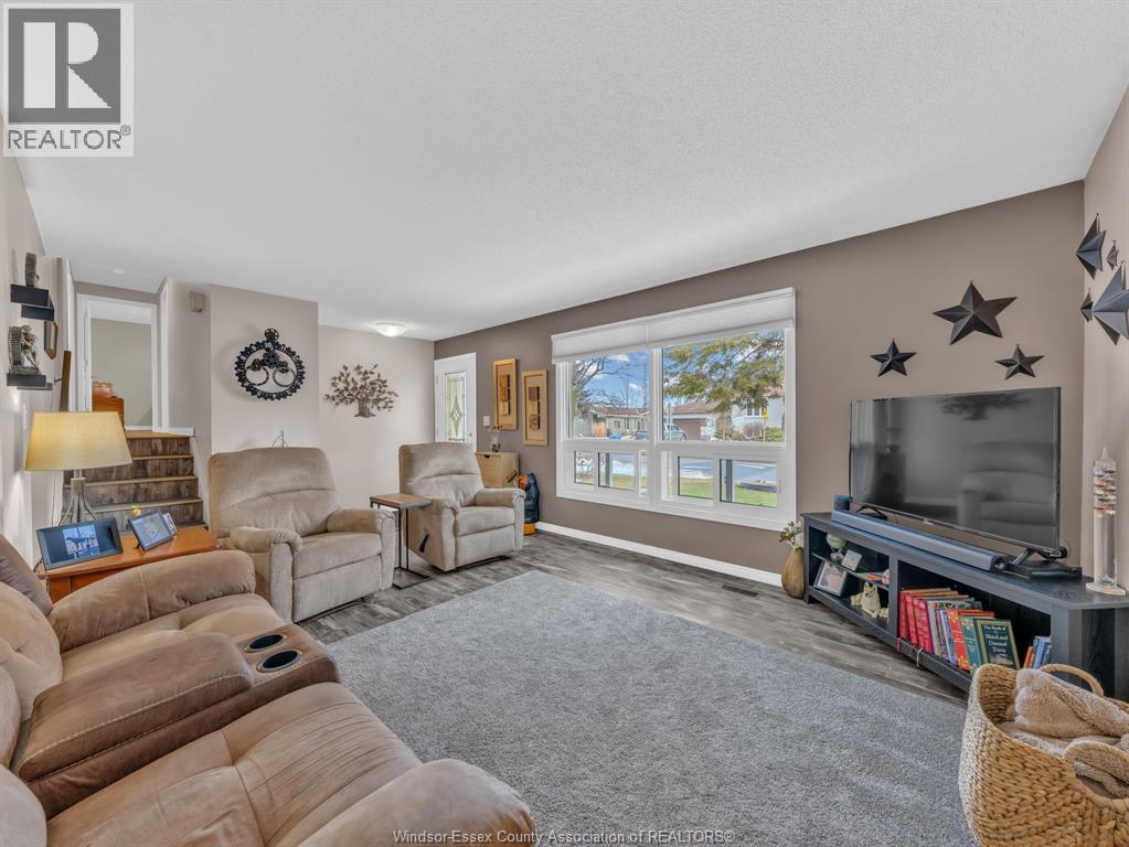 19 Bennie Avenue, Leamington, Ontario  N8H 4M1 - Photo 4 - 26003465