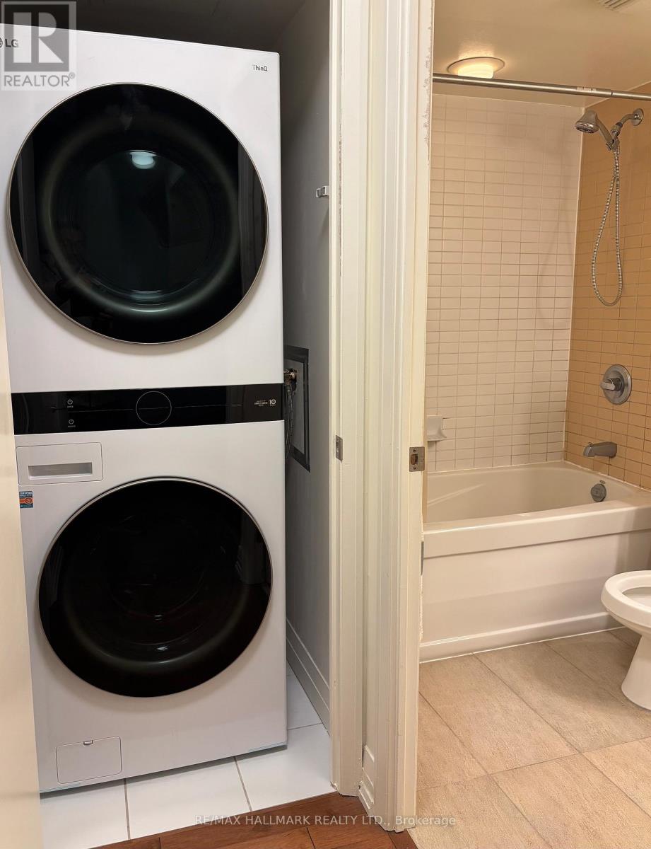 1705 - 25 Carlton Street, Toronto, Ontario  M5B 1L4 - Photo 13 - C12798392