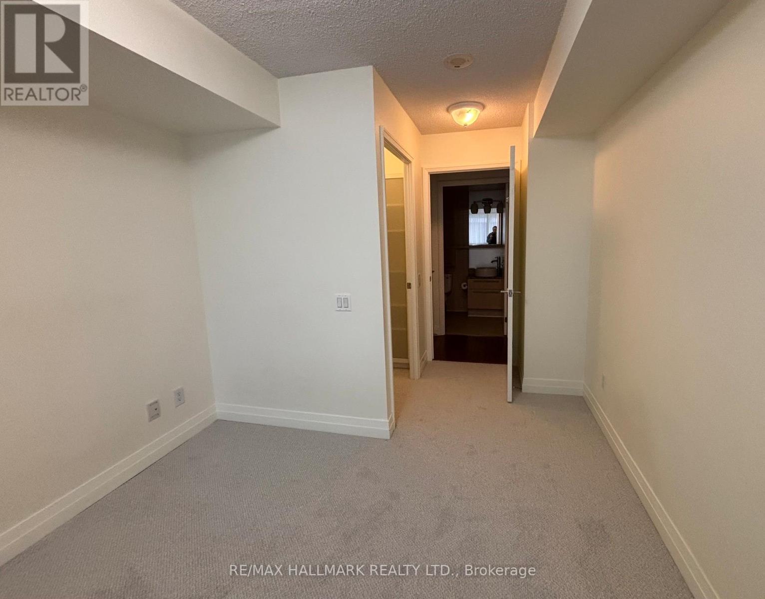 1705 - 25 Carlton Street, Toronto, Ontario  M5B 1L4 - Photo 15 - C12798392