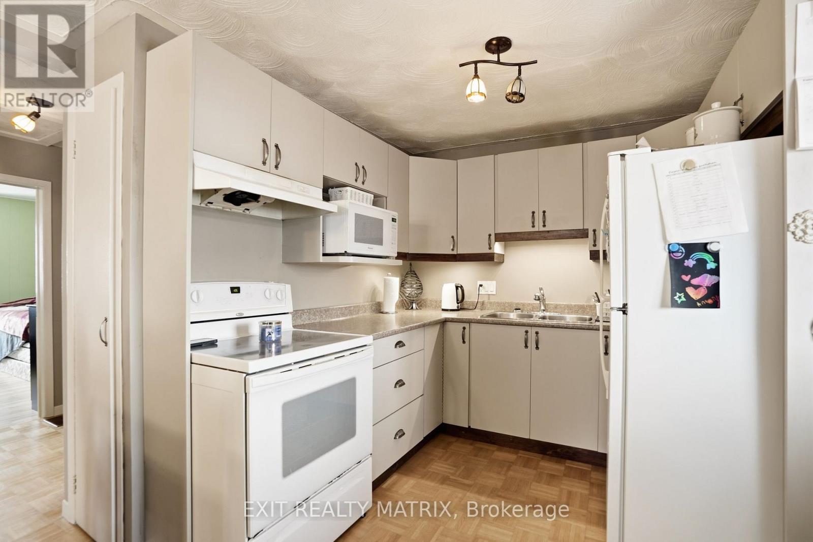 292 St. Joseph Street, Alfred And Plantagenet, Ontario  K0B 1A0 - Photo 19 - X12798350