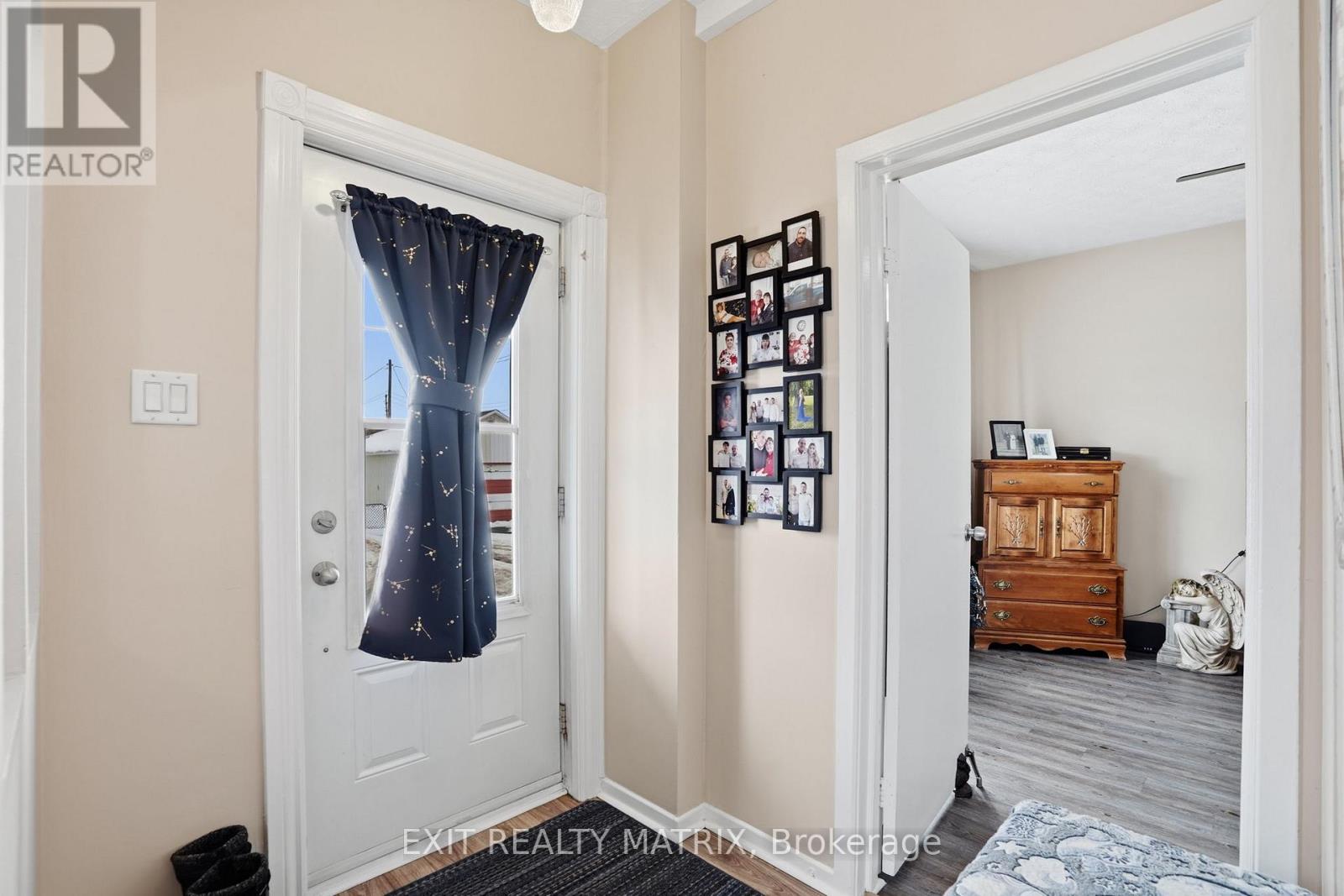 292 St. Joseph Street, Alfred And Plantagenet, Ontario  K0B 1A0 - Photo 4 - X12798350