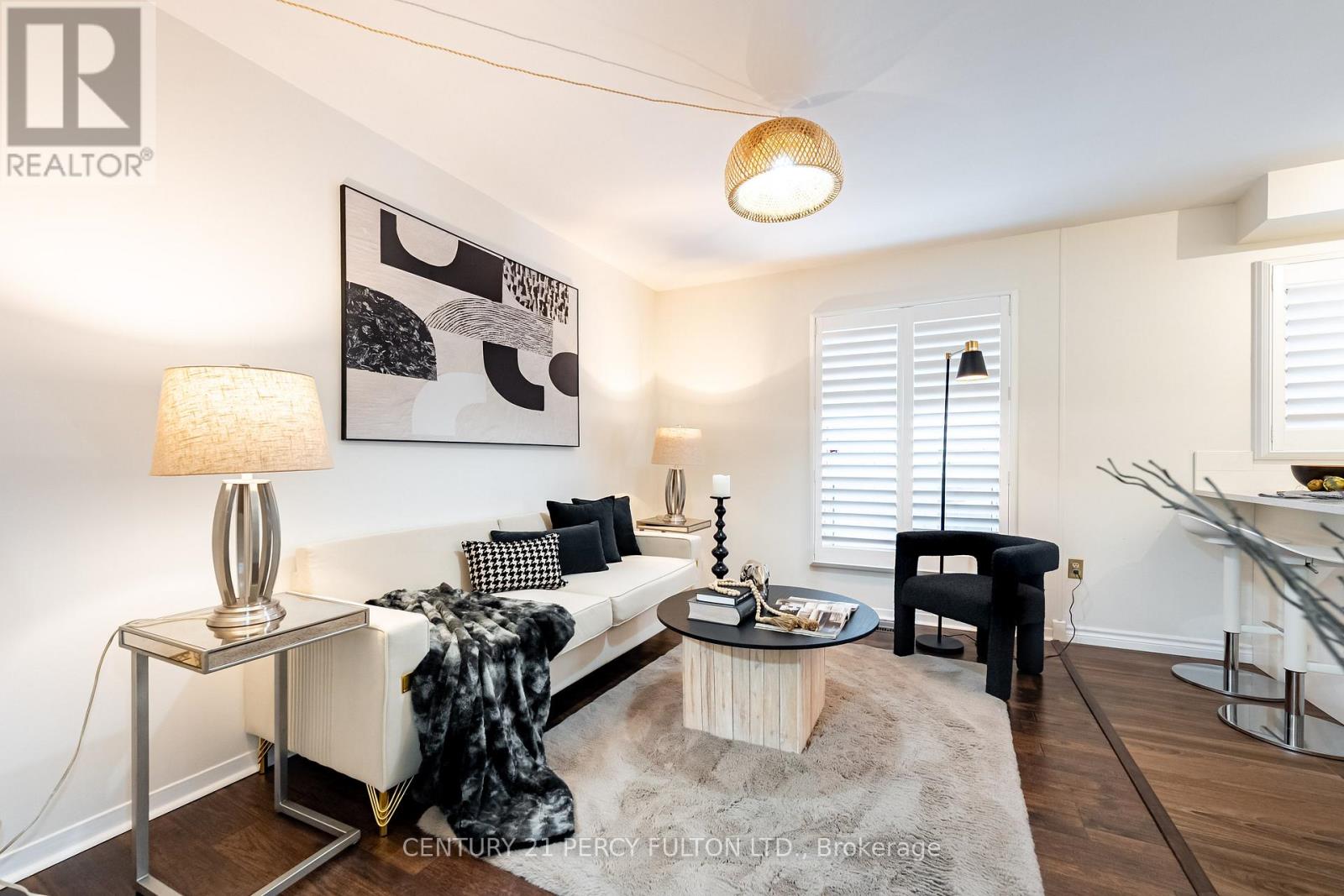 708 Abingdon Court, Pickering, Ontario  L1W 3M7 - Photo 6 - E12798118