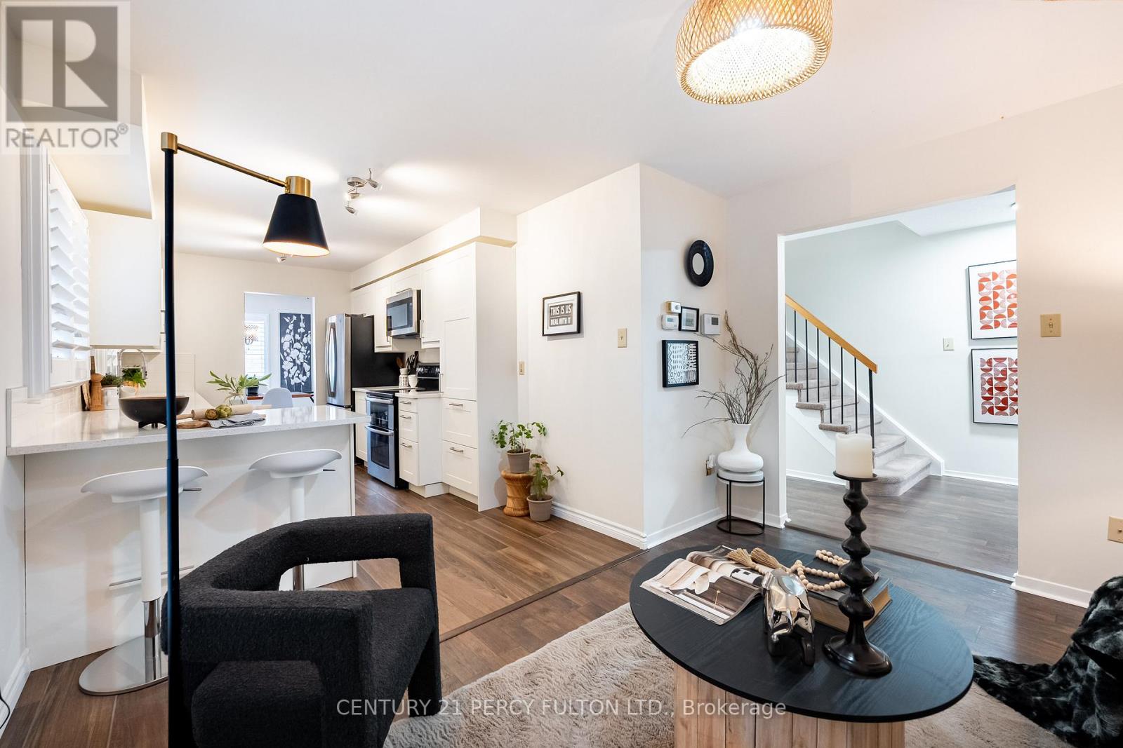 708 Abingdon Court, Pickering, Ontario  L1W 3M7 - Photo 7 - E12798118