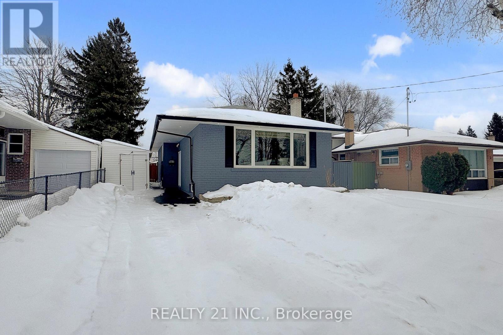 7 STONEY CREEK DRIVE, Toronto, Ontario