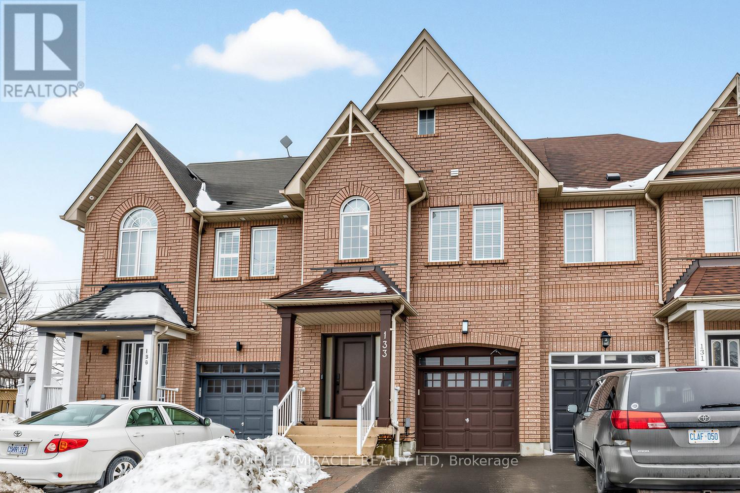 133 STOKELY CRESCENT, Whitby, Ontario