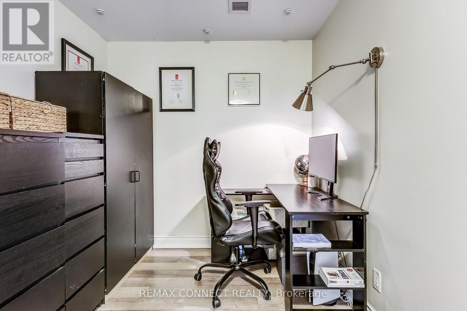 420 - 21 Brookhouse Drive, Clarington, Ontario  L1B 0B4 - Photo 5 - E12798292