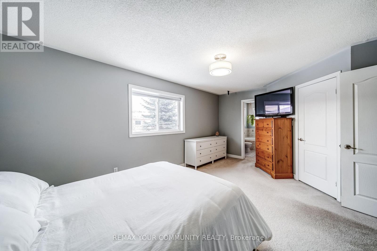 93 Amberview Drive, Georgina, Ontario  L4P 3Y4 - Photo 25 - N12798132