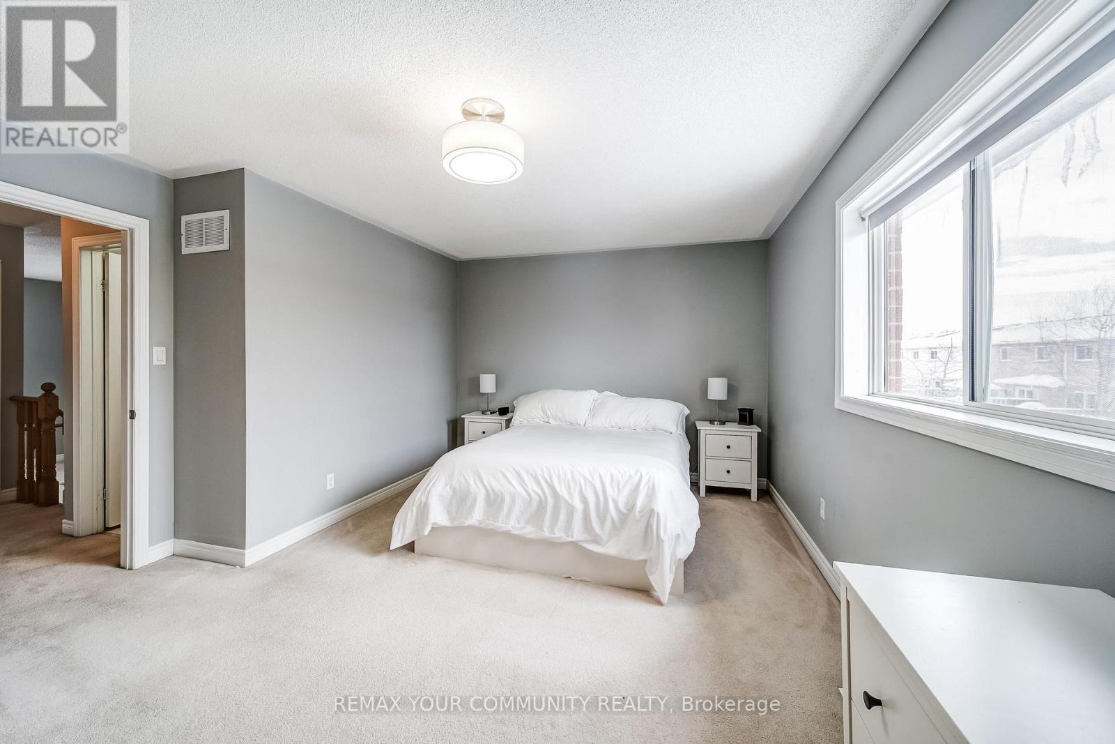 93 Amberview Drive, Georgina, Ontario  L4P 3Y4 - Photo 26 - N12798132