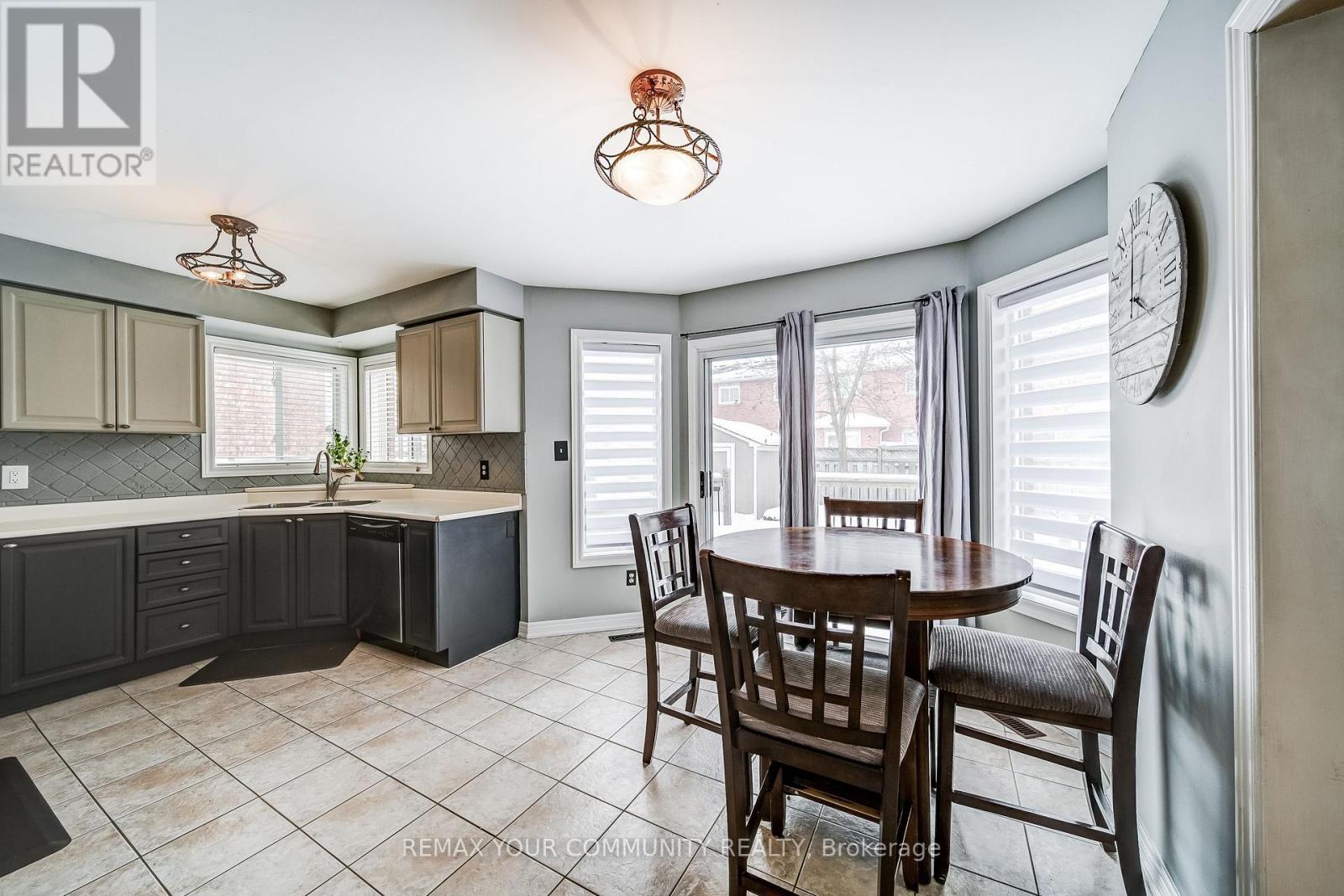 93 Amberview Drive, Georgina, Ontario  L4P 3Y4 - Photo 40 - N12798132