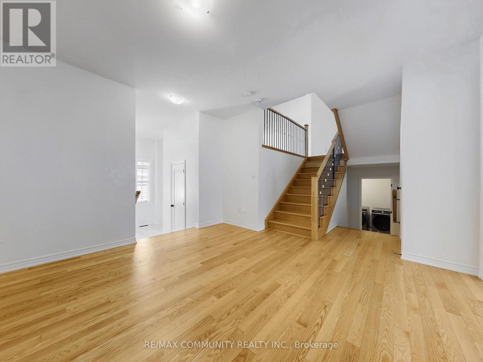 301 Danny Wheeler Boulevard, Georgina, Ontario  L4P 0K1 - Photo 10 - N12798138