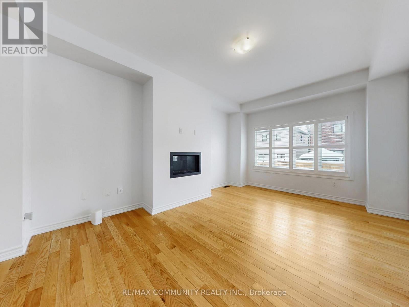 301 Danny Wheeler Boulevard, Georgina, Ontario  L4P 0K1 - Photo 12 - N12798138