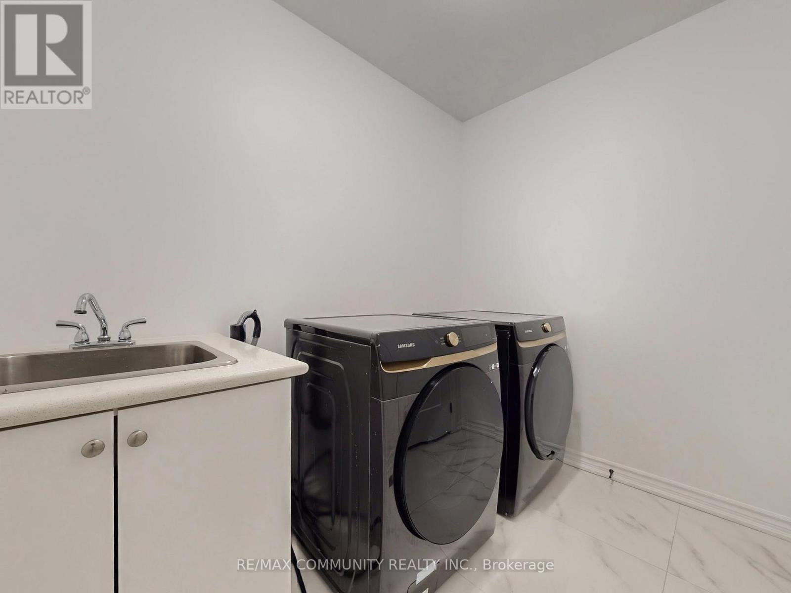 301 Danny Wheeler Boulevard, Georgina, Ontario  L4P 0K1 - Photo 20 - N12798138