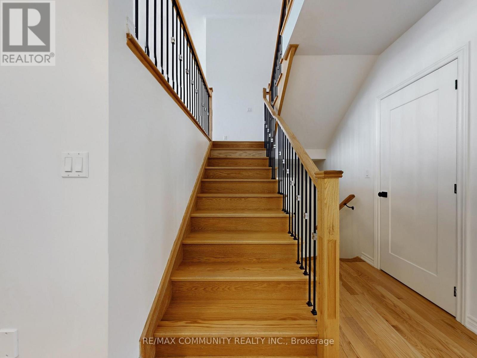 301 Danny Wheeler Boulevard, Georgina, Ontario  L4P 0K1 - Photo 21 - N12798138