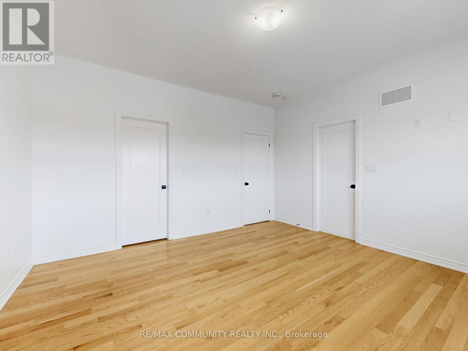 301 Danny Wheeler Boulevard, Georgina, Ontario  L4P 0K1 - Photo 27 - N12798138